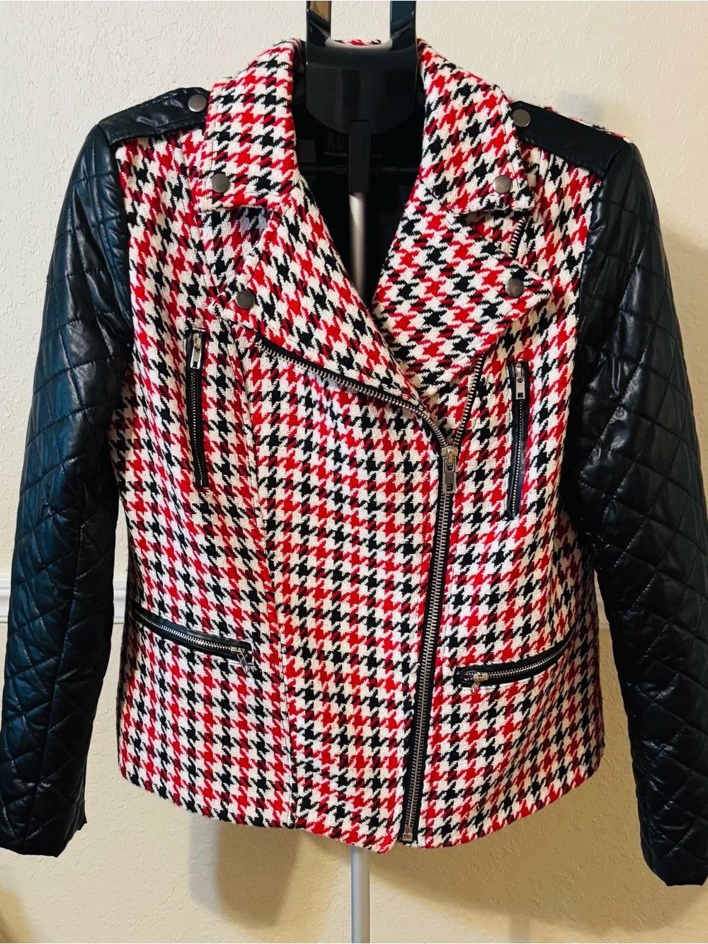 Kut from the Kloth Red Black White Houndstooth Quilted-Sleeve Moto Jacket